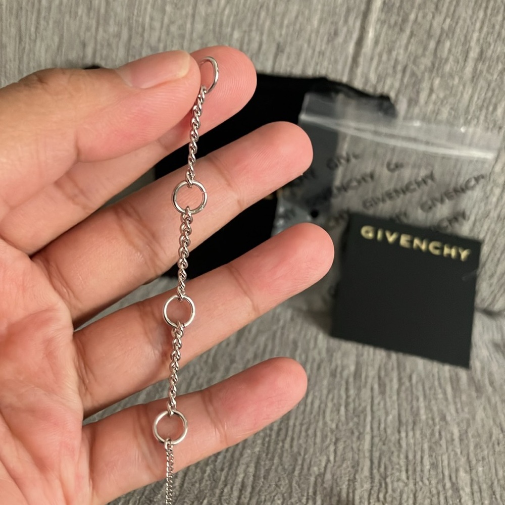 Givenchy necklace - Picture 11 of 14